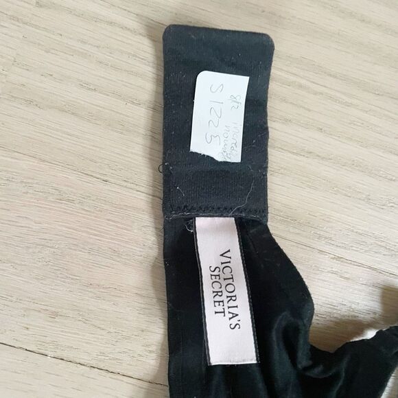 BUY 1 GET 1 FREE VS 36C incredible padded no wire black - Picture 5 of 9